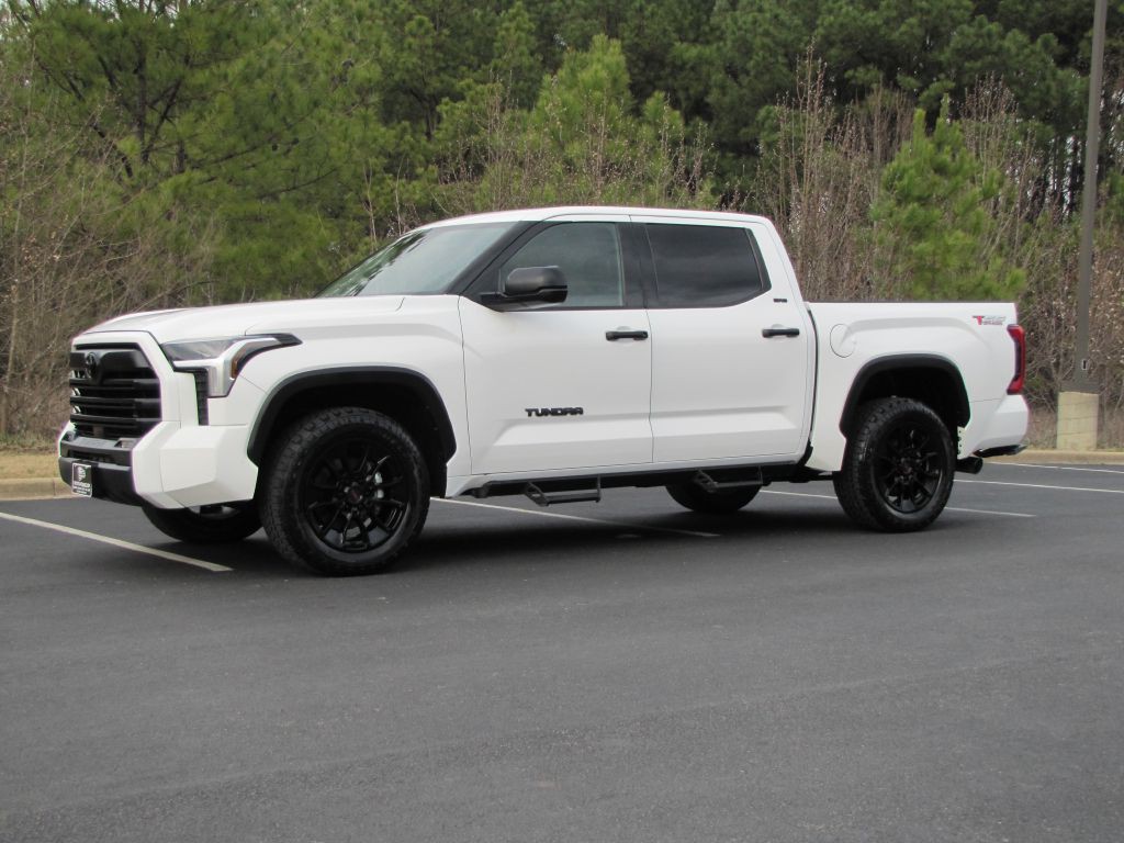 2023 Toyota Tundra Image 3