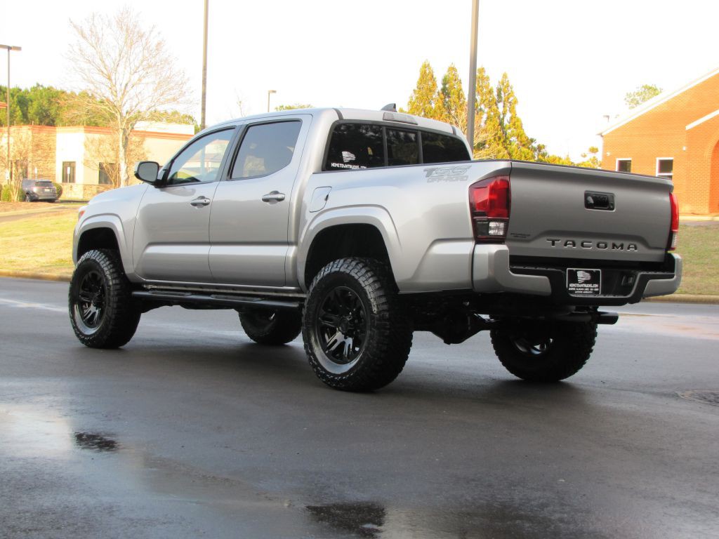 2021 Toyota Tacoma Image 8