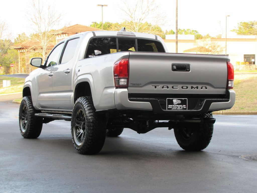 2021 Toyota Tacoma Image 9