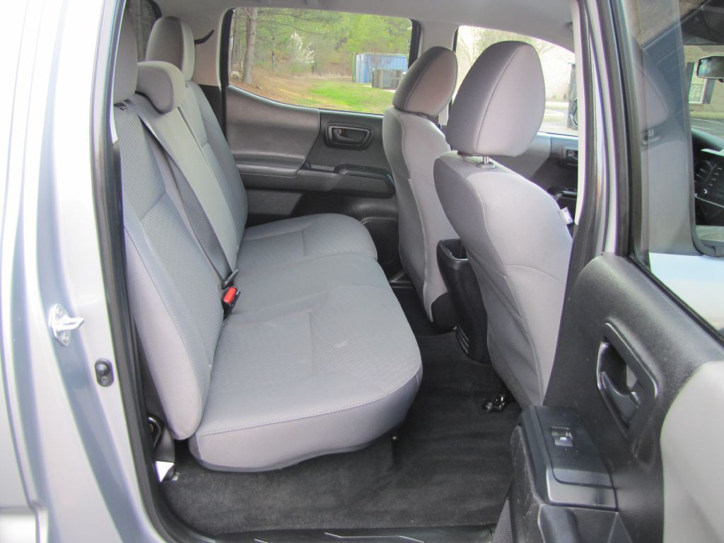 2021 Toyota Tacoma Image 16