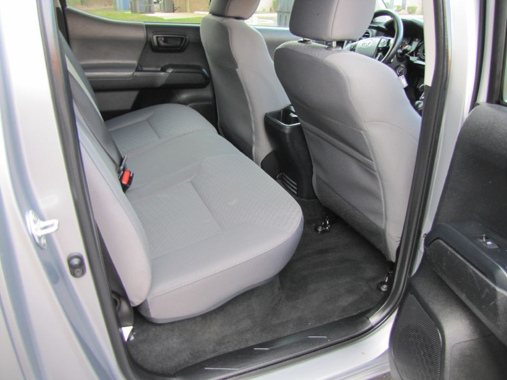 2021 Toyota Tacoma Image 17