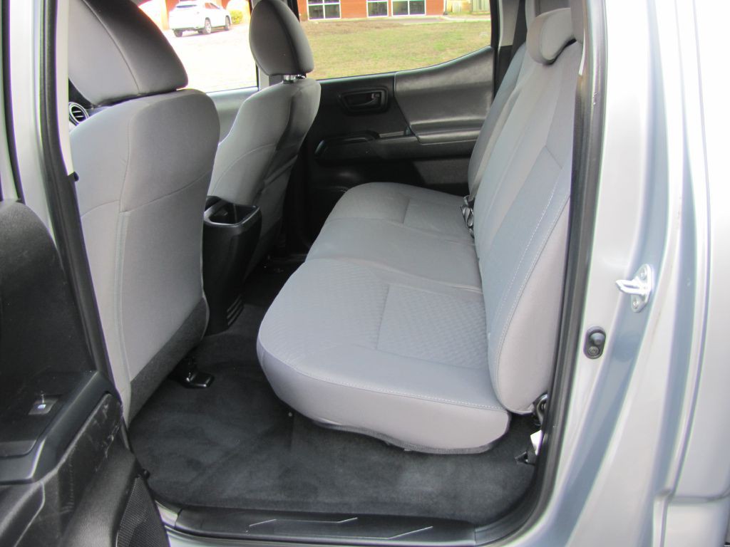 2021 Toyota Tacoma Image 18