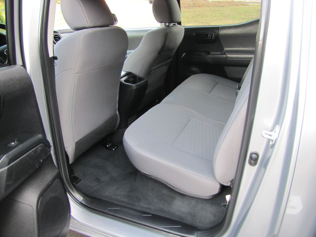 2021 Toyota Tacoma Image 19