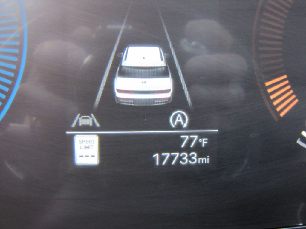 2025 Hyundai Santa Fe Image 32