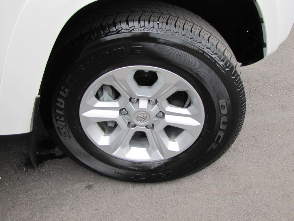 2018 Toyota 4Runner Image 34