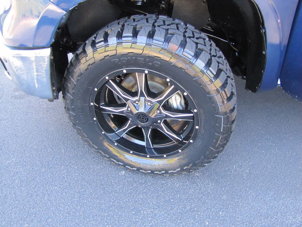 2015 Toyota Tundra Image 24