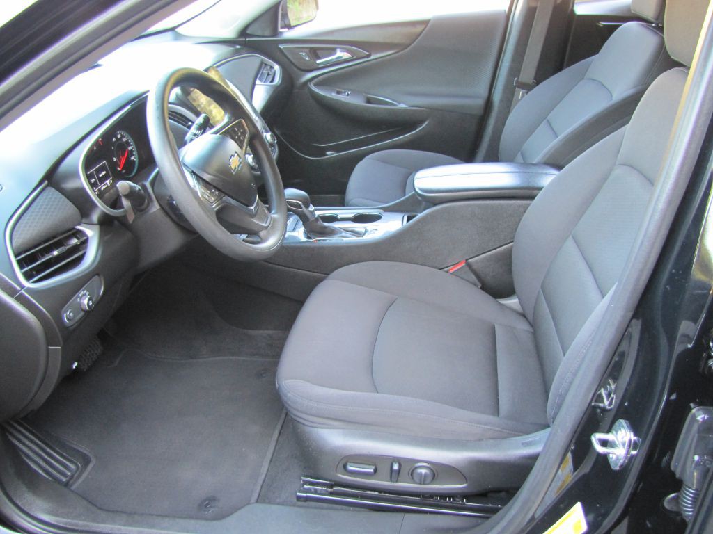 2023 Chevrolet Malibu Image 12