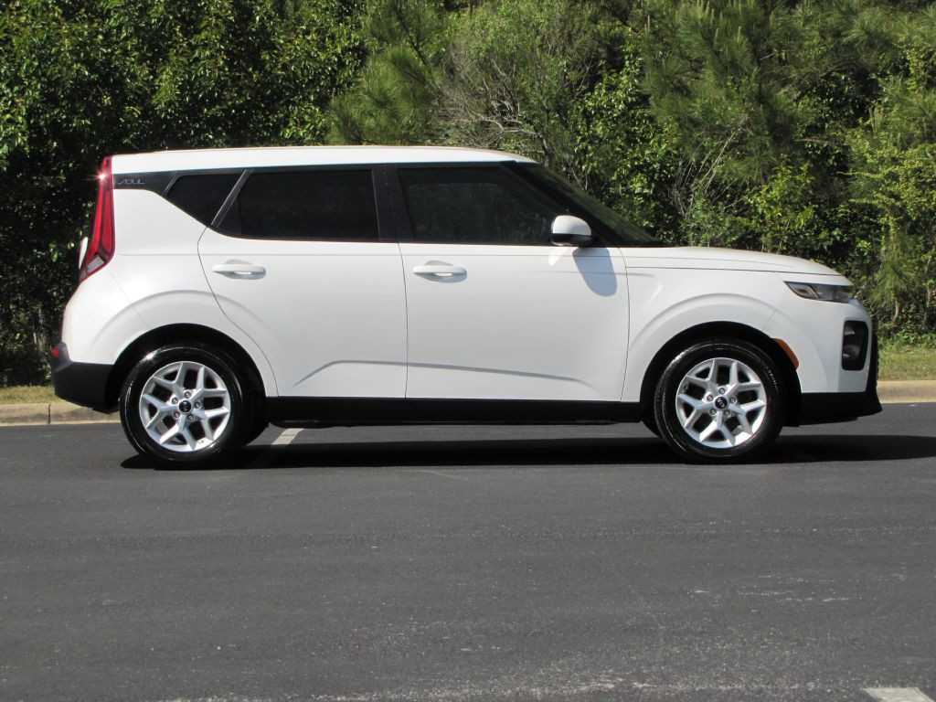 2021 Kia Soul Image 4