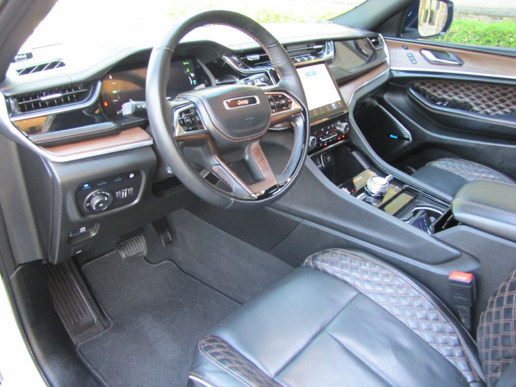 2022 Jeep Grand Cherokee Image 13