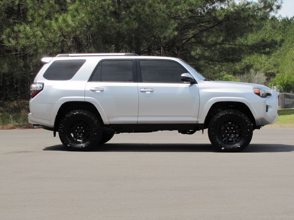 2023 Toyota 4Runner Image 4
