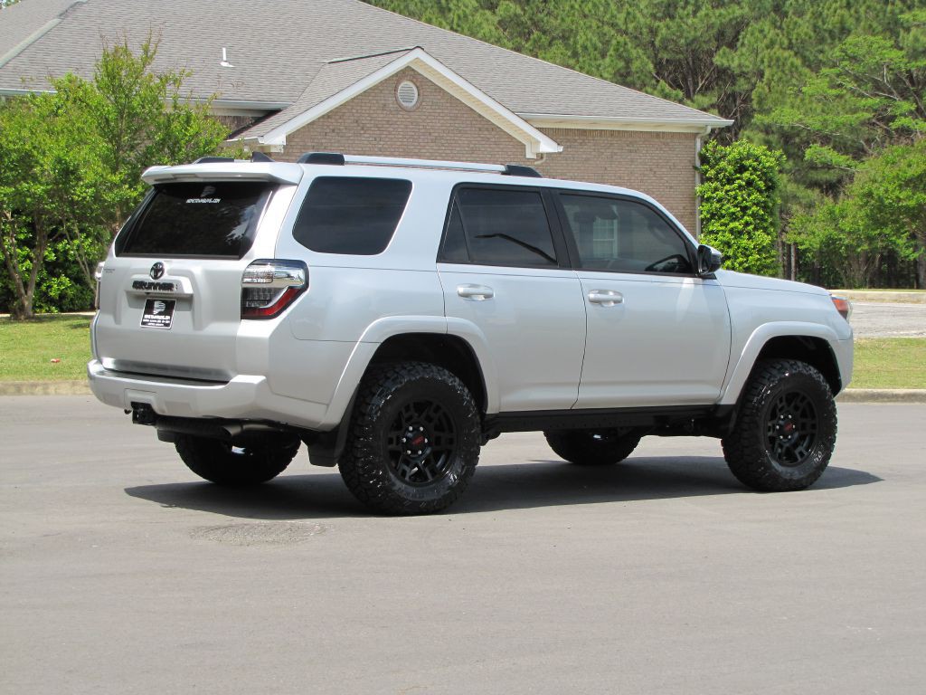2023 Toyota 4Runner Image 6