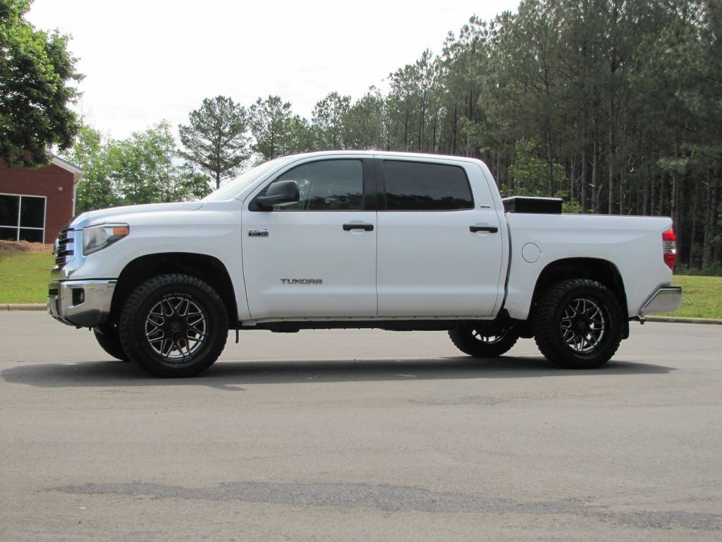 2020 Toyota Tundra Image 3