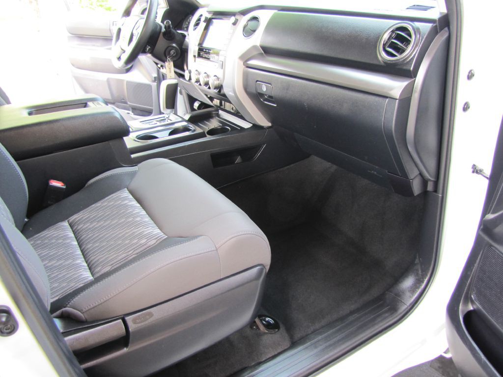 2020 Toyota Tundra Image 20