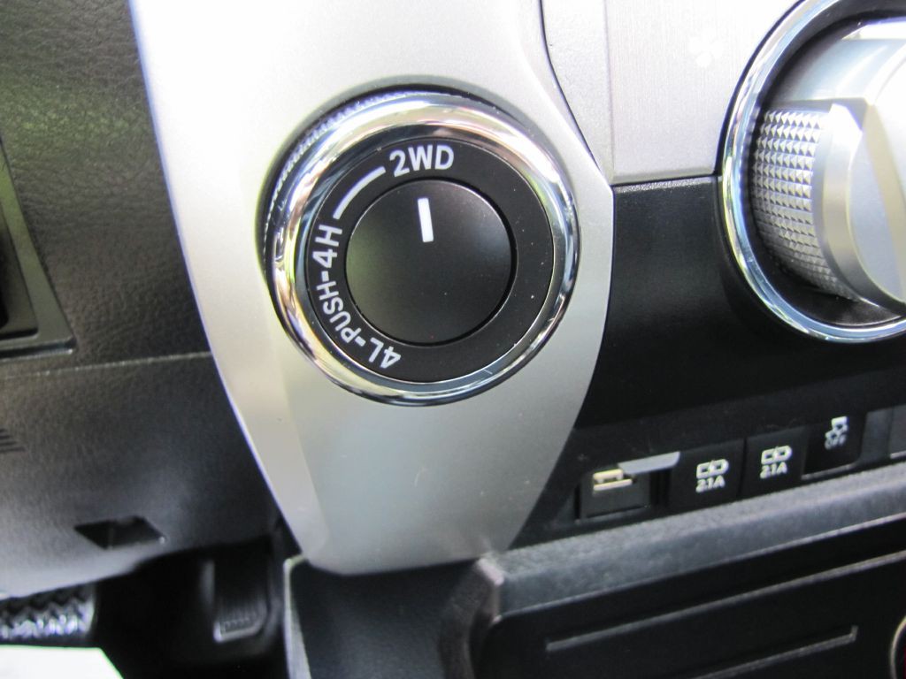 2020 Toyota Tundra Image 40