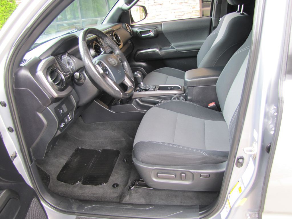 2020 Toyota Tacoma Image 13