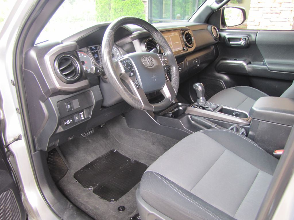 2020 Toyota Tacoma Image 14