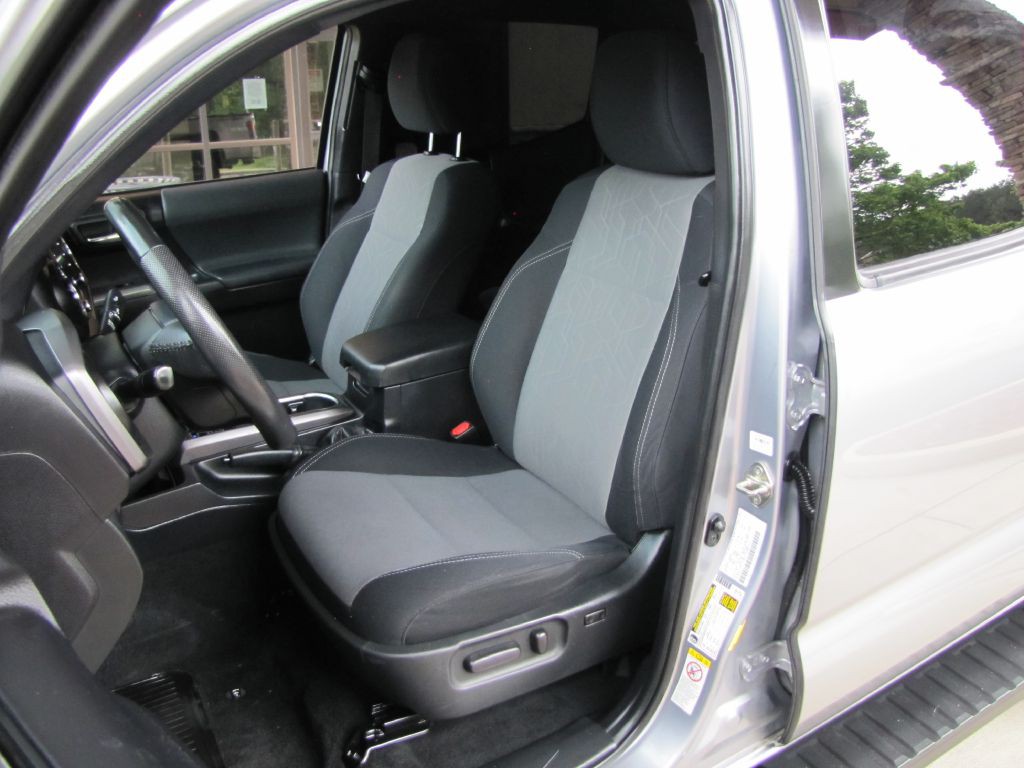 2020 Toyota Tacoma Image 16