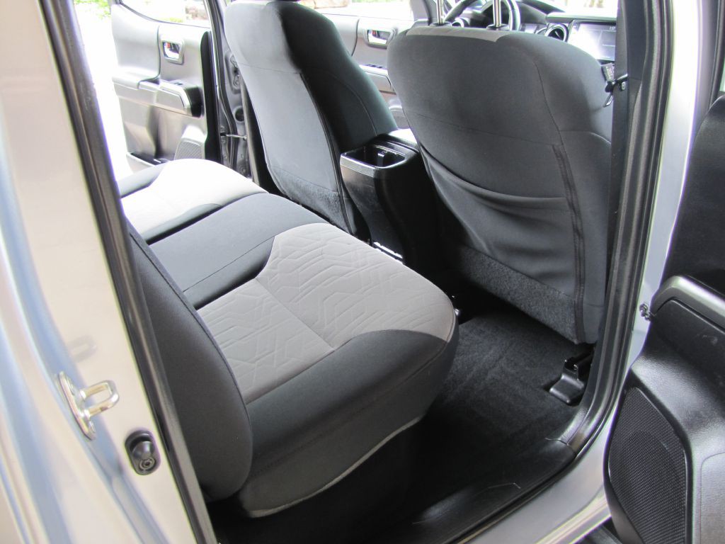 2020 Toyota Tacoma Image 20