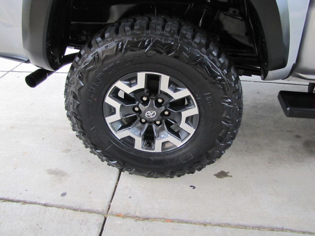 2020 Toyota Tacoma Image 27