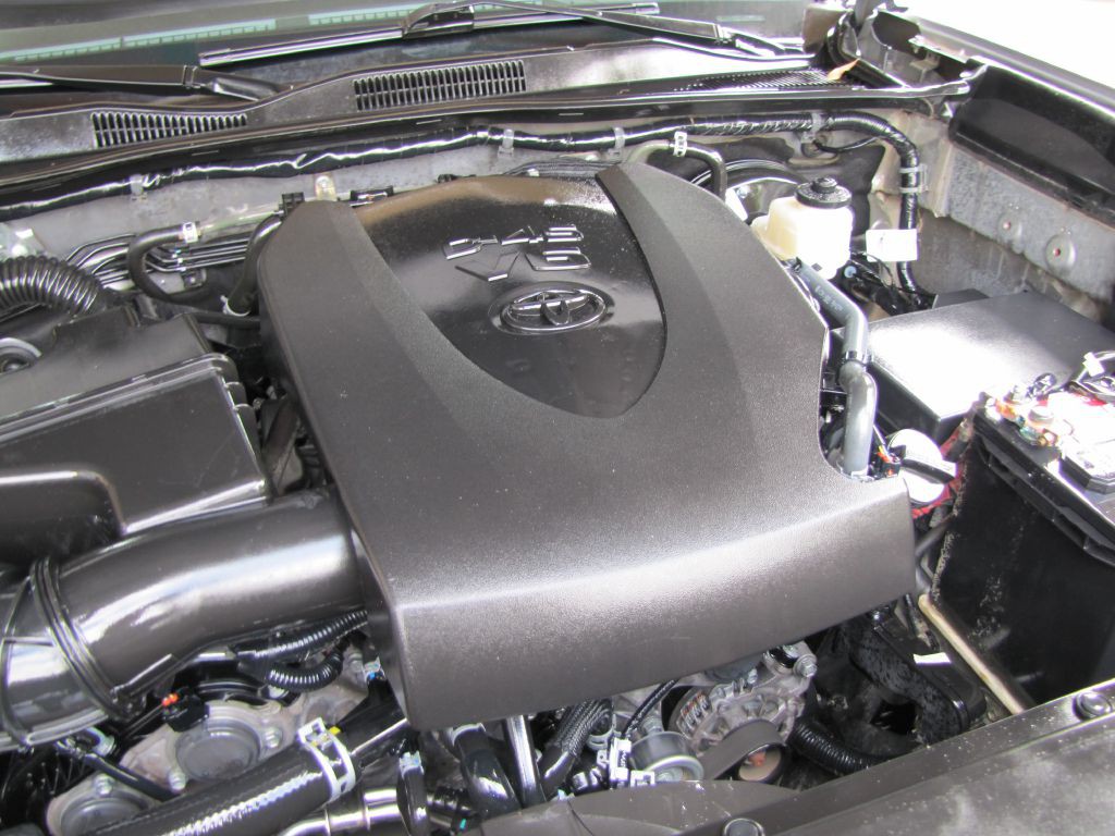 2020 Toyota Tacoma Image 38