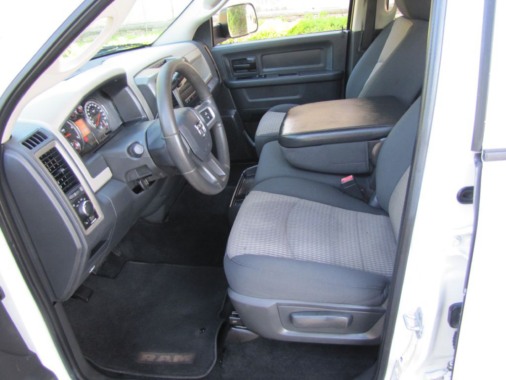 2011 Dodge Ram 3500 Image 11