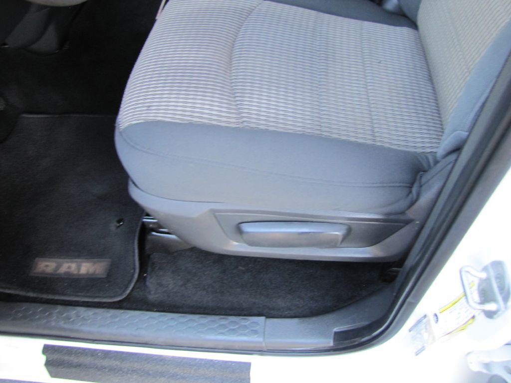 2011 Dodge Ram 3500 Image 13