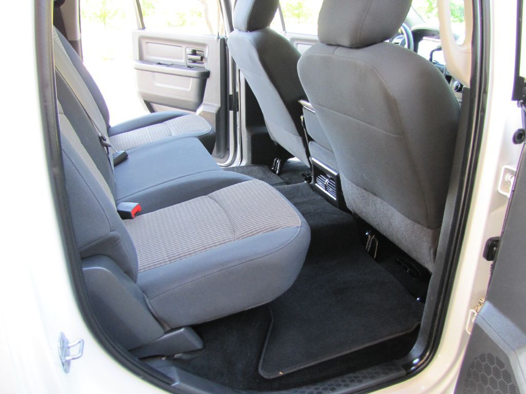 2011 Dodge Ram 3500 Image 18