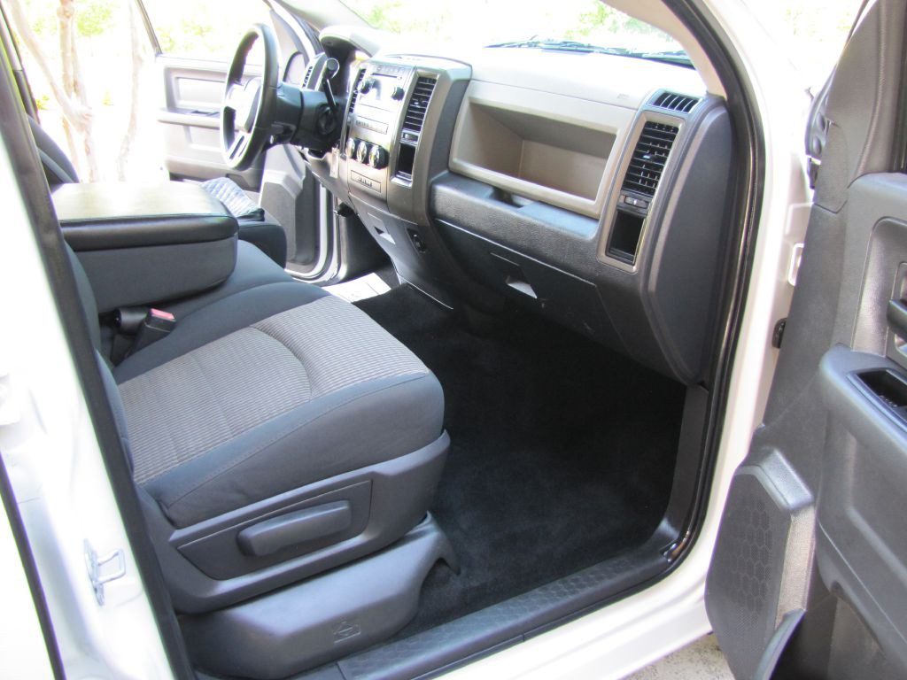 2011 Dodge Ram 3500 Image 20