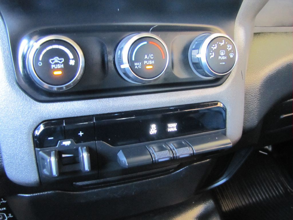 2023 RAM 1500 Image 42