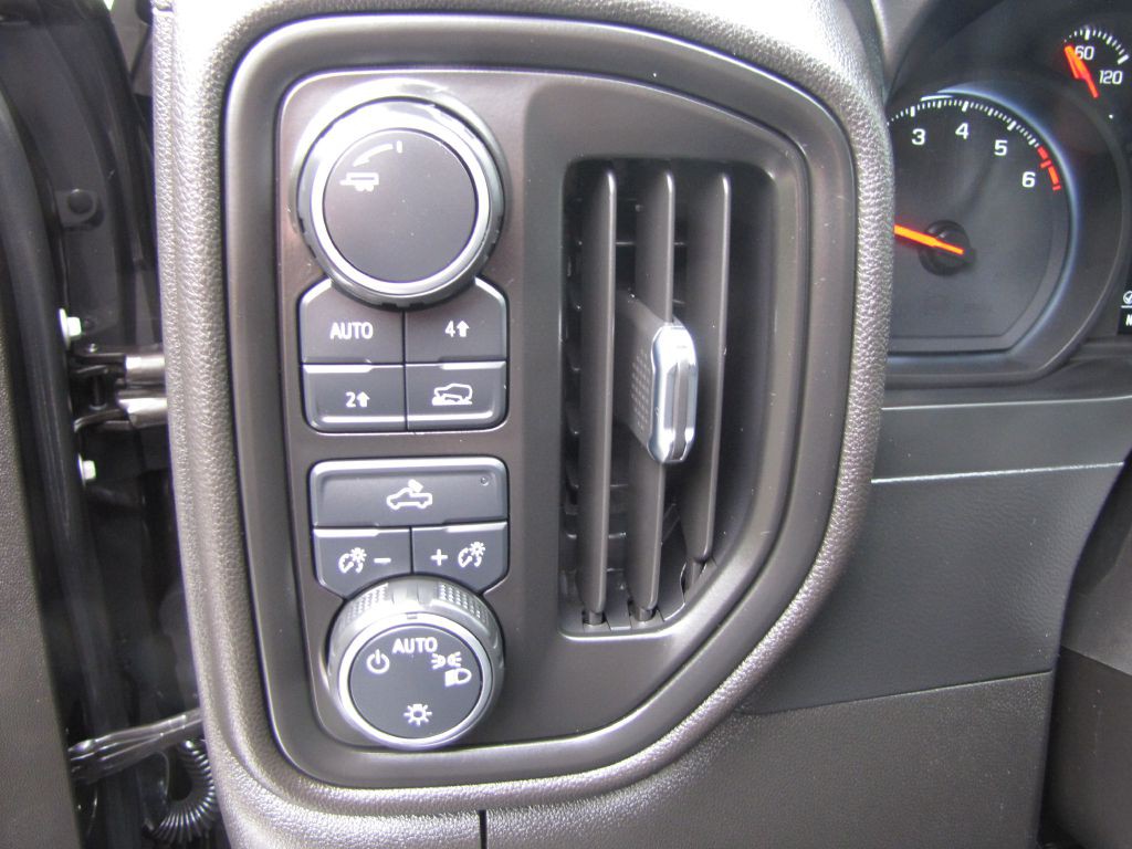 2021 Chevrolet Silverado 1500 Image 40