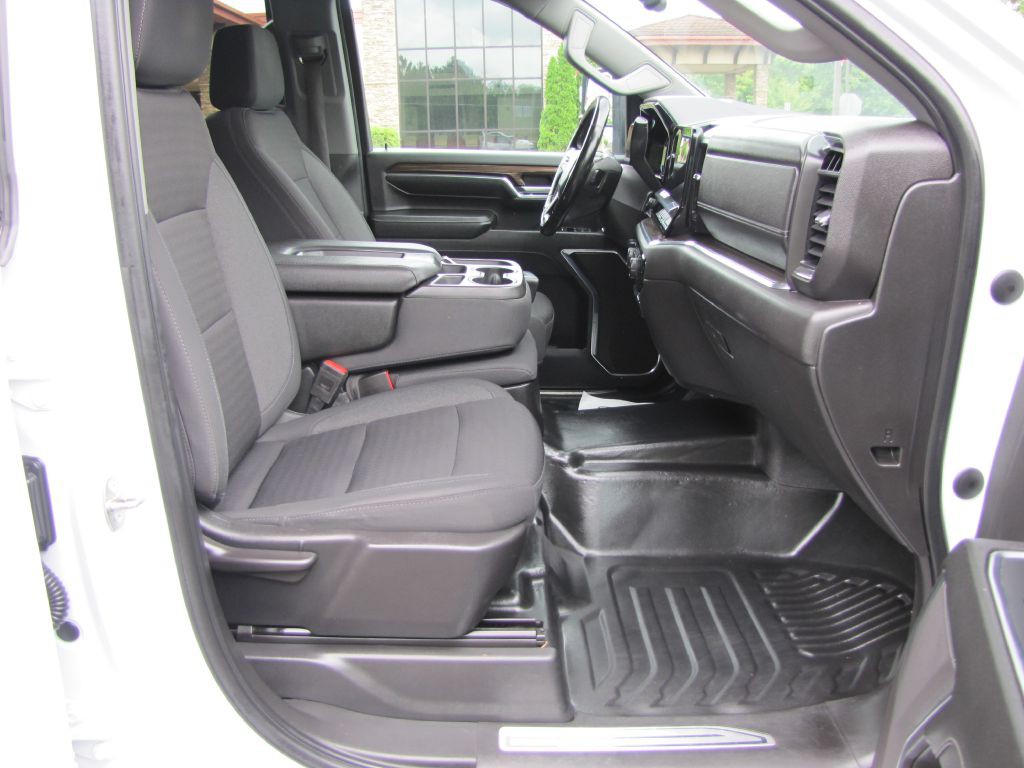 2024 Chevrolet Silverado 1500 Image 12