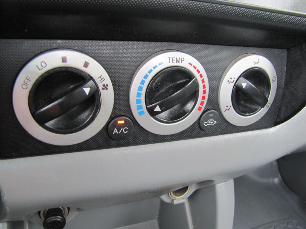 2006 Toyota Tacoma Image 35