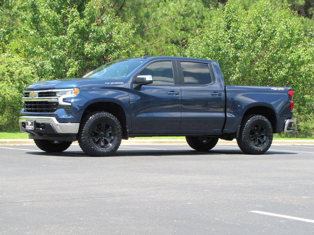 2023 Chevrolet Silverado 1500 Image 3