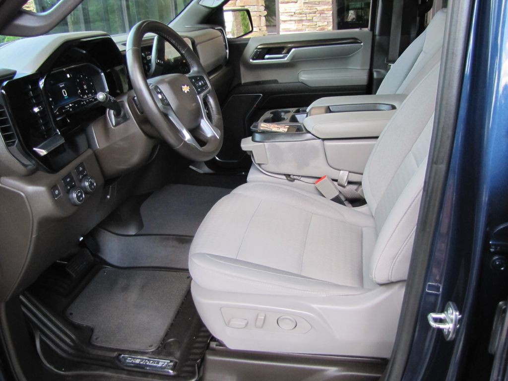 2023 Chevrolet Silverado 1500 Image 13