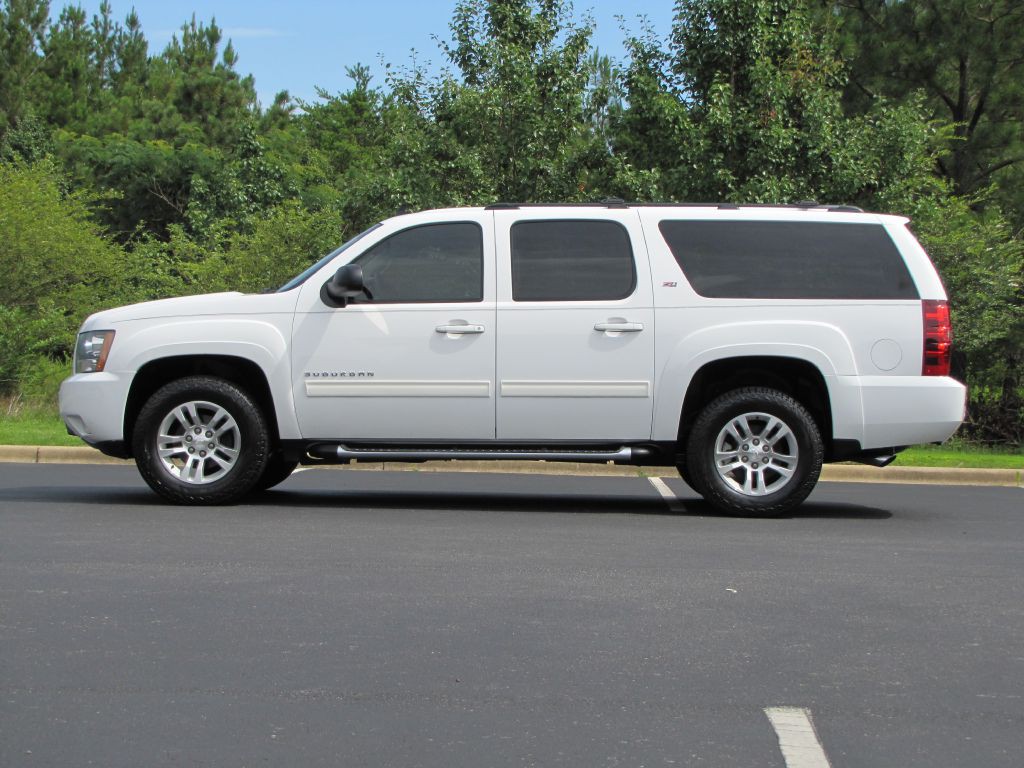 2012 Chevrolet Suburban Image 5