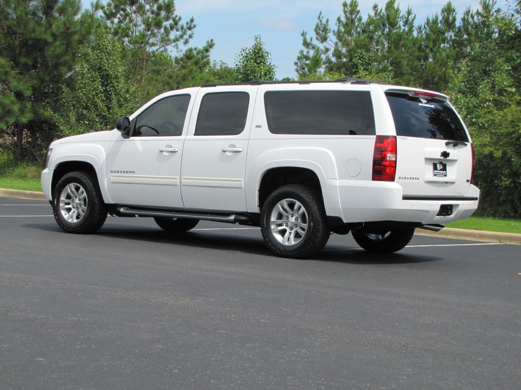 2012 Chevrolet Suburban Image 7