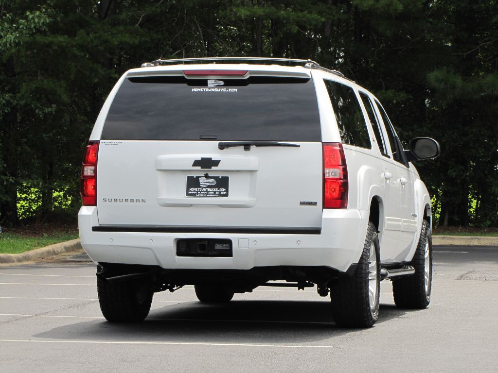 2012 Chevrolet Suburban Image 10
