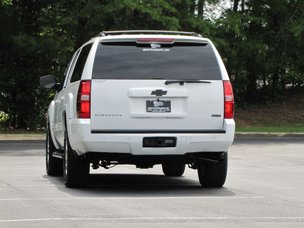 2012 Chevrolet Suburban Image 11