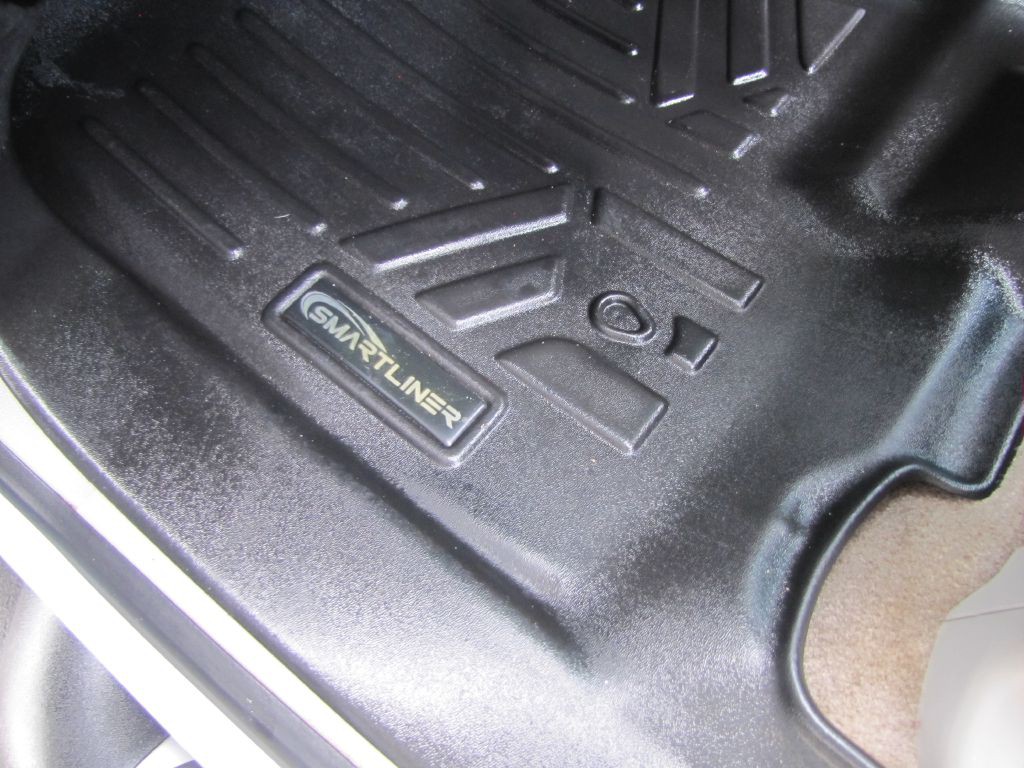 2012 Chevrolet Suburban Image 16