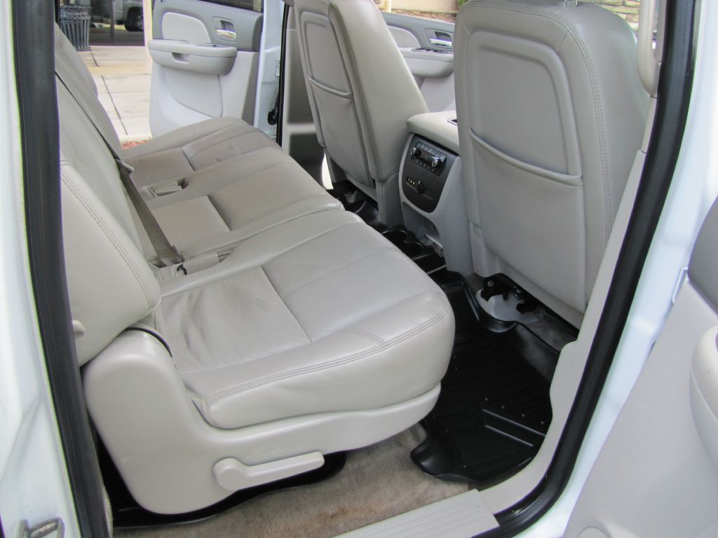 2012 Chevrolet Suburban Image 22