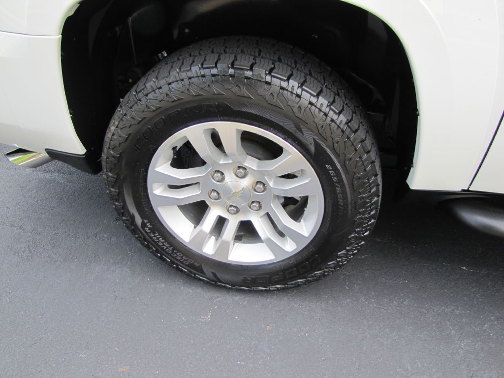 2012 Chevrolet Suburban Image 29