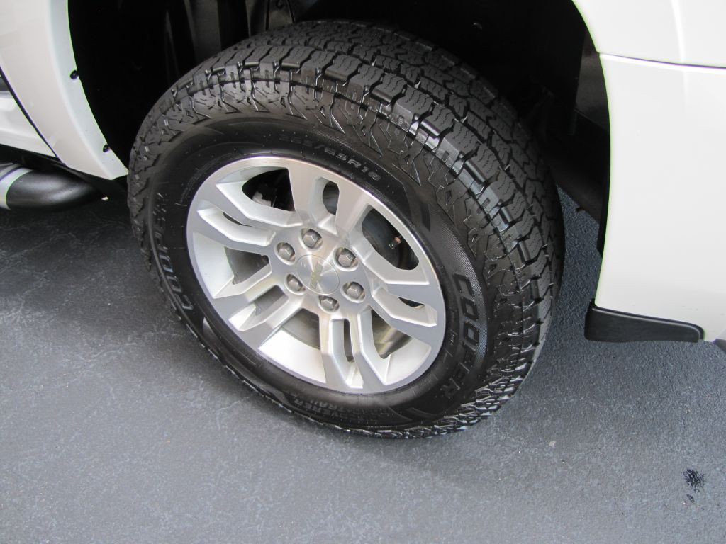 2012 Chevrolet Suburban Image 33