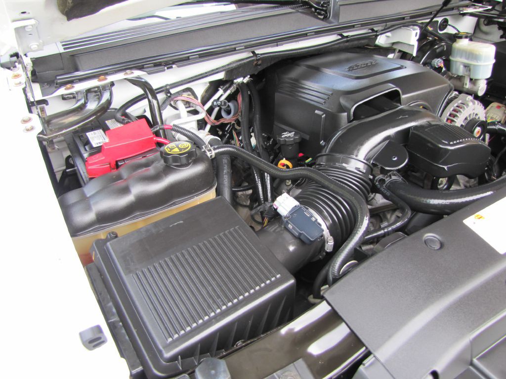 2012 Chevrolet Suburban Image 38