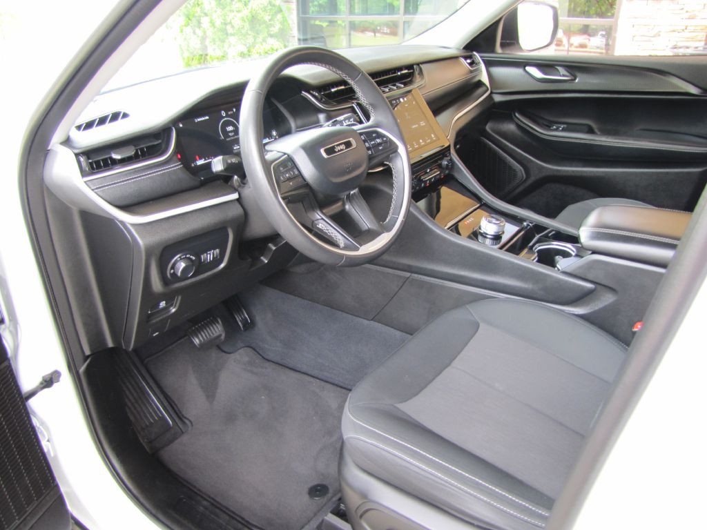 2023 Jeep Grand Cherokee Image 13