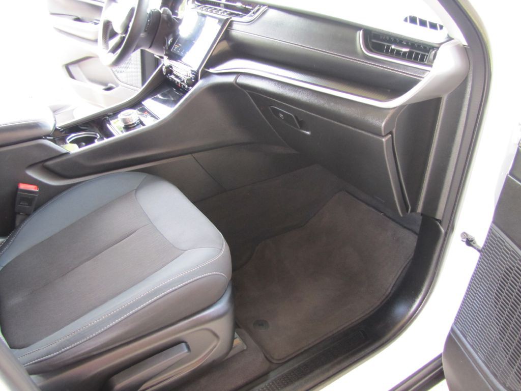 2023 Jeep Grand Cherokee Image 22