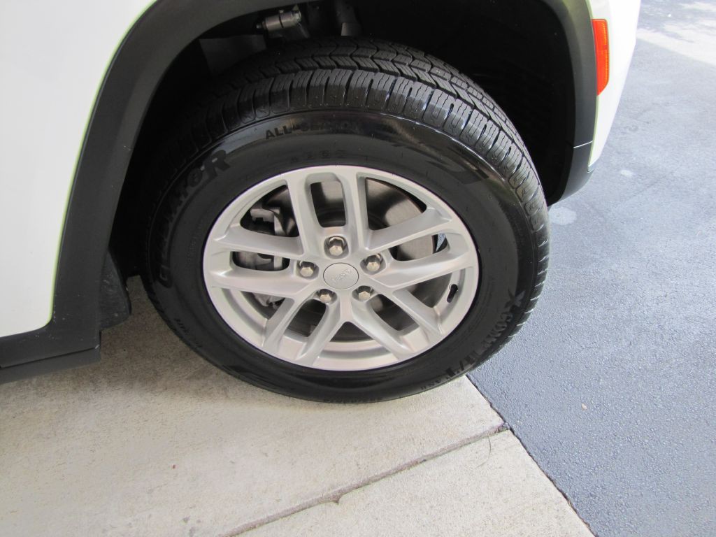 2023 Jeep Grand Cherokee Image 24
