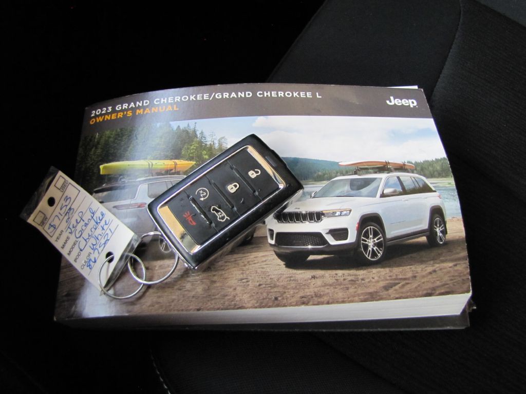 2023 Jeep Grand Cherokee Image 42