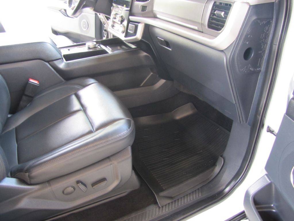 2022 Ford Expedition Image 25