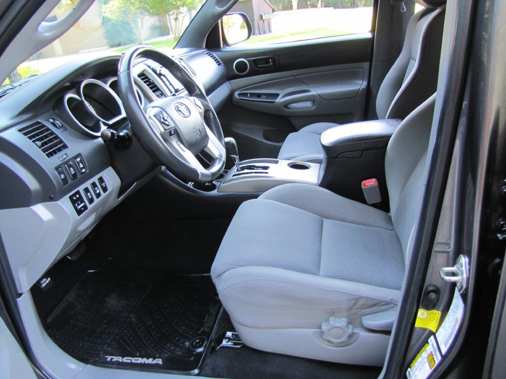 2014 Toyota Tacoma Image 12