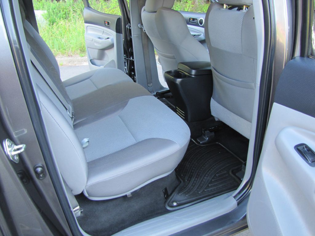 2014 Toyota Tacoma Image 20